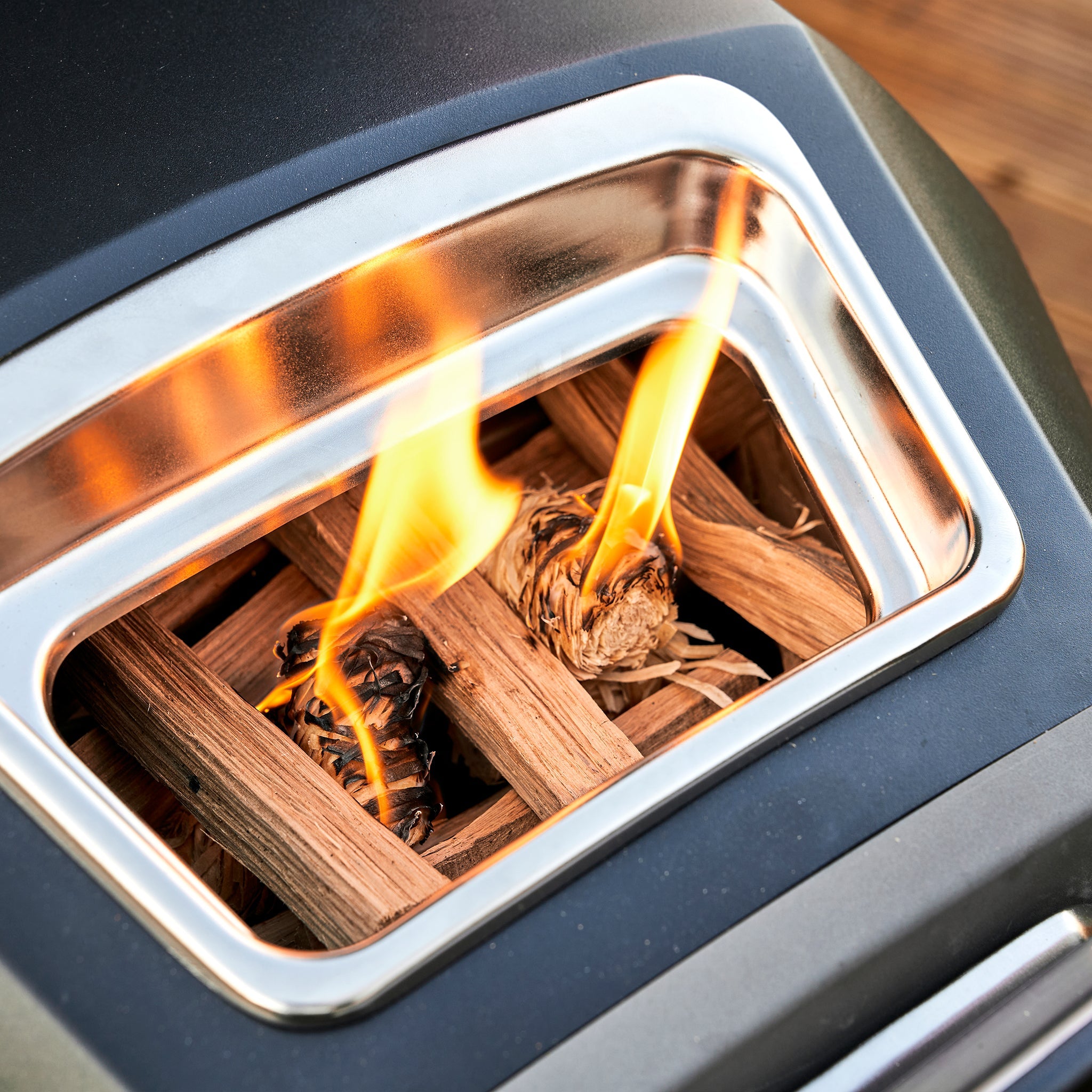 Forno per pizza multi-combustibile Ooni Karu 2